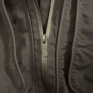 Lululemon Windbreaker Rain Coat - Size 6 - Like New